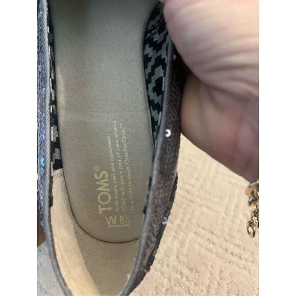 NWOB Tom’s Pewter Sequin Wedge Sandal - Picture 7 of 7
